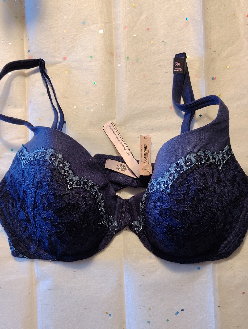 NWT VICTORIA SECRET BRA 36D